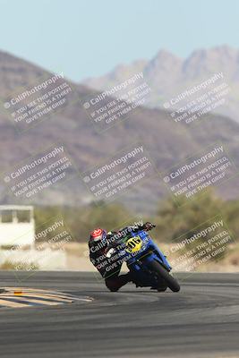 media/Oct-30-2025-Racers Edge (Thu) [[dabbdaf680]]/3-B Group/Session 2 (Turn 14)/